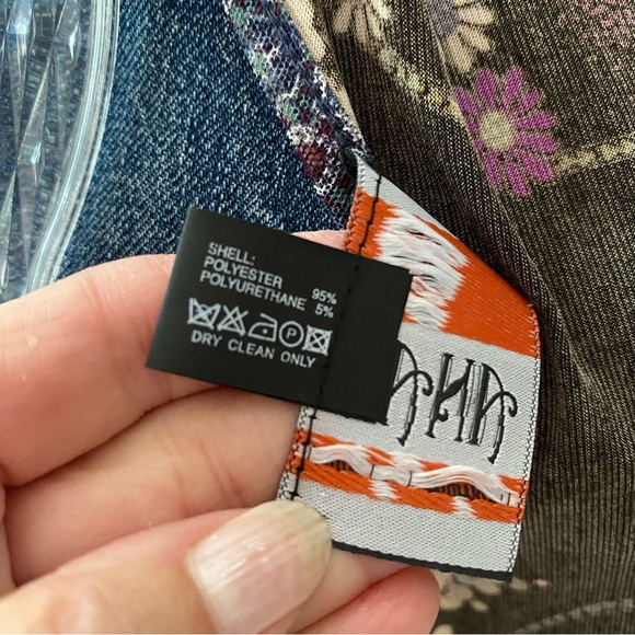 ANAC designed by Kimi v-neck top SIZE SMALL - Picture 10 of 10